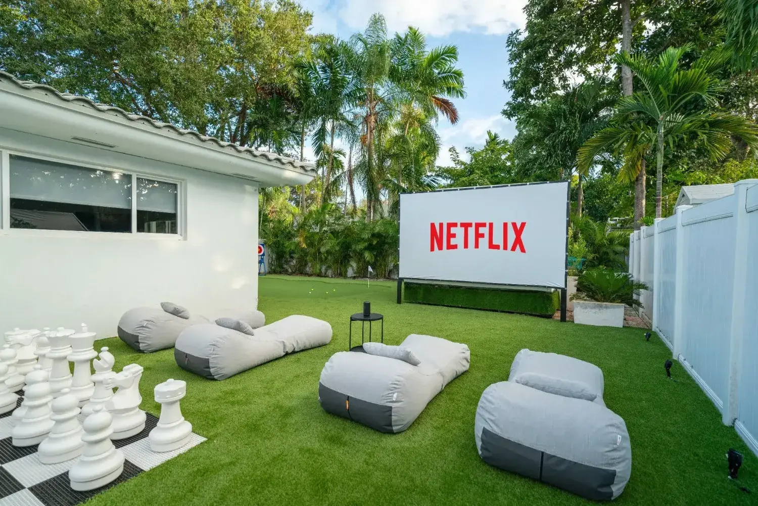 Outdoor movie theatre