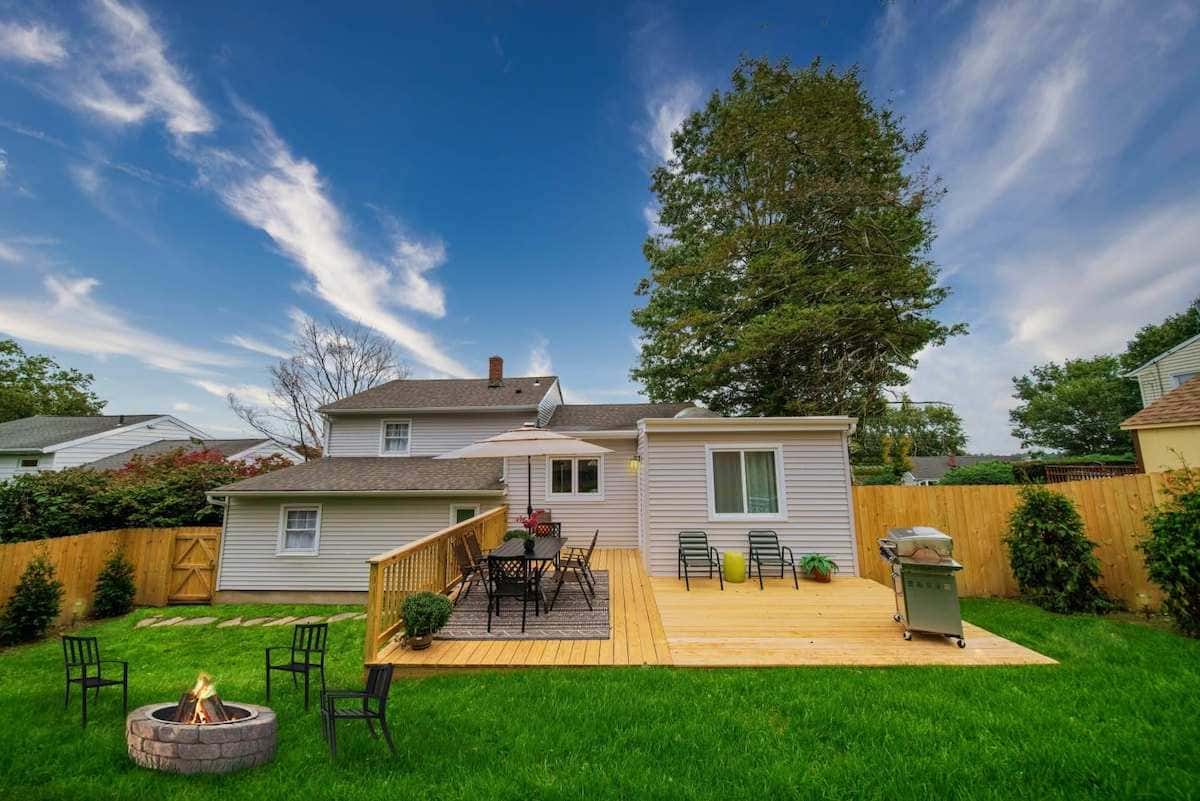 Stylish Beach Home near Stamford Downtown/Beach